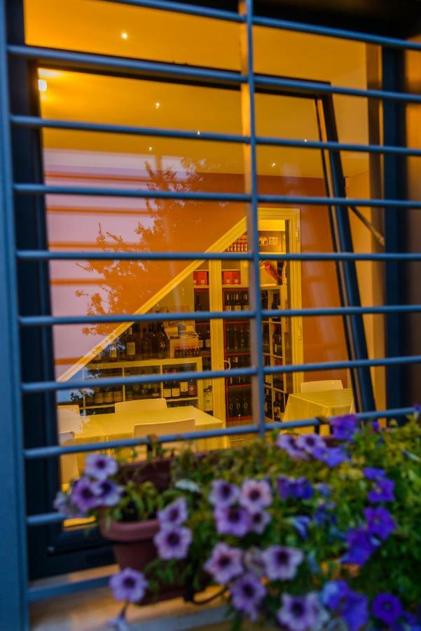 Bocca Di Bacco Bed & Breakfast Cimitile Exterior foto